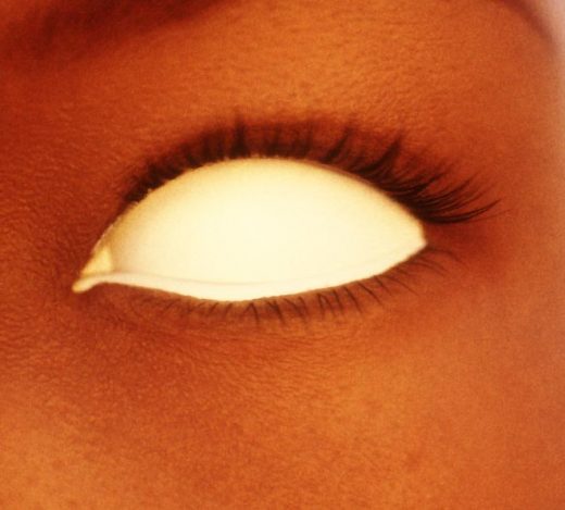 Zoomed in image showing our eye-lashes material.
